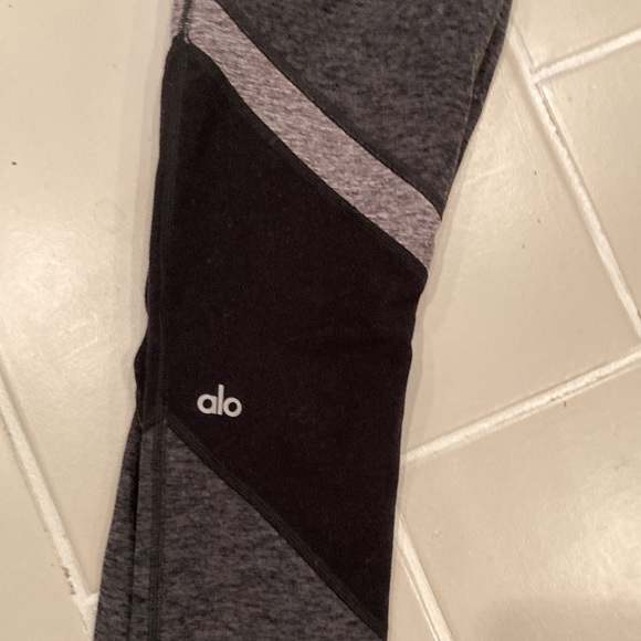 Alo yoga pants, xxs, black with charcoal and light grey heather colorblock! - Picture 2 of 5